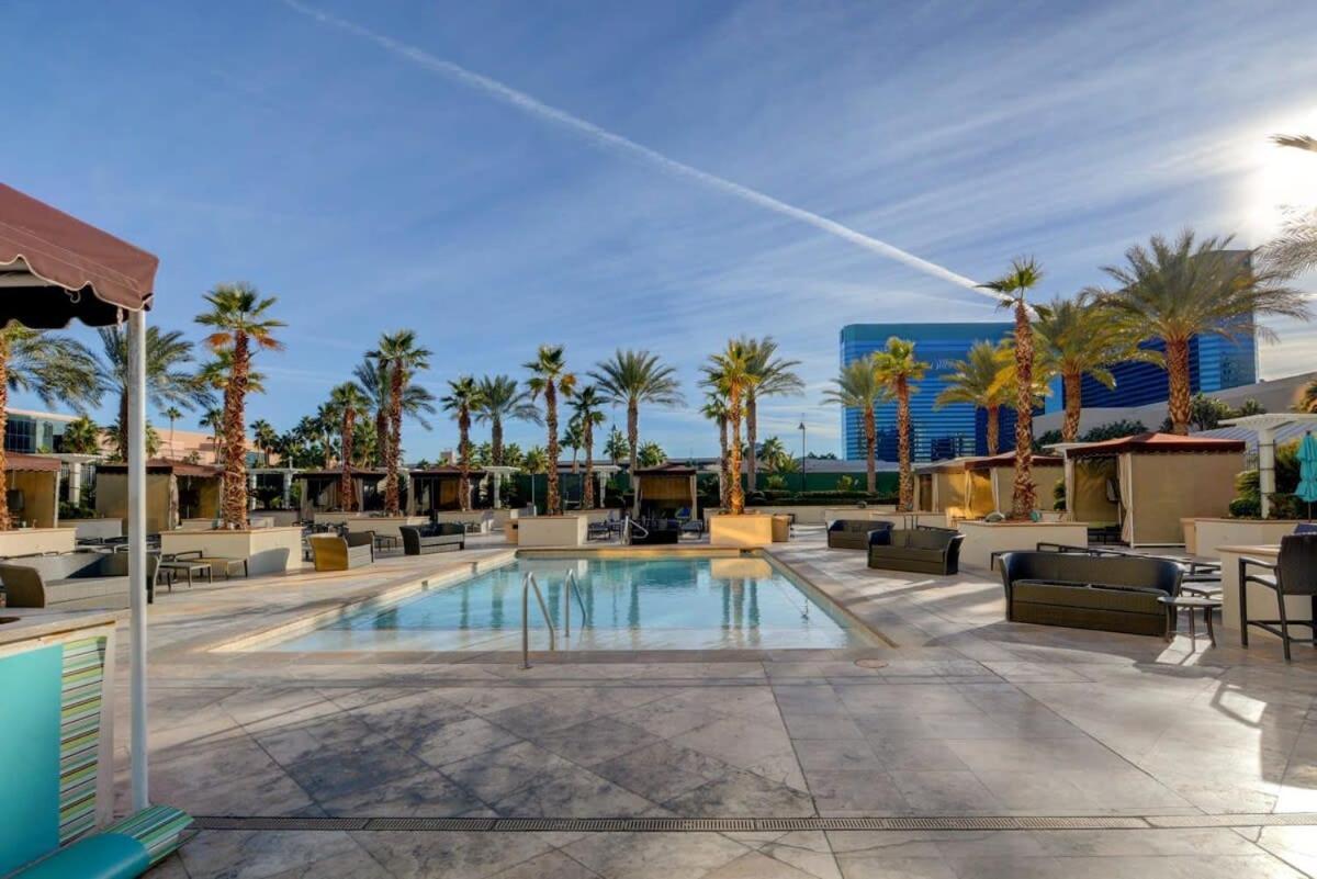 Mgm Signature-23-811 F1 Track & Strip View Studio Las Vegas Exterior photo