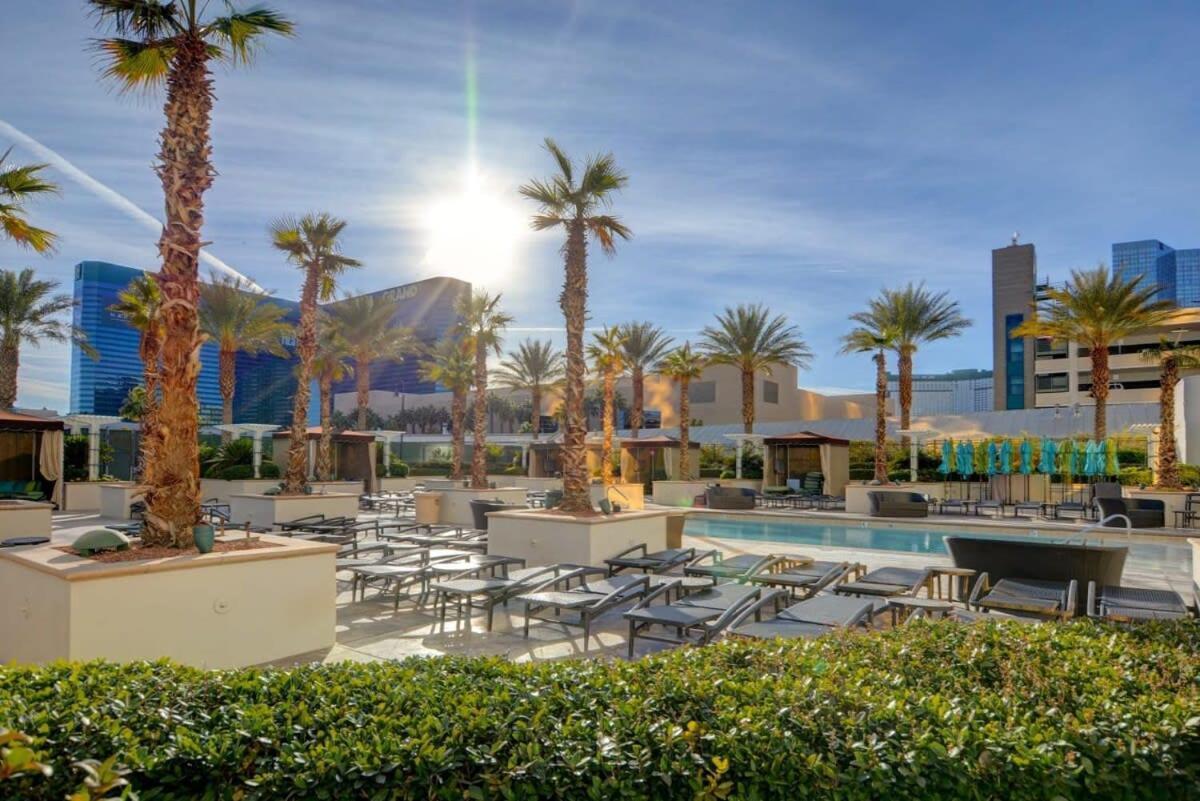 Mgm Signature-23-811 F1 Track & Strip View Studio Las Vegas Exterior photo